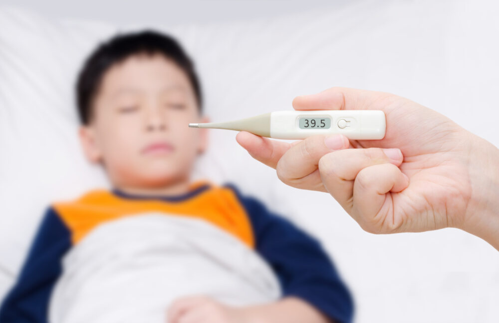 受診が必要な子どもの発熱症状をチェック