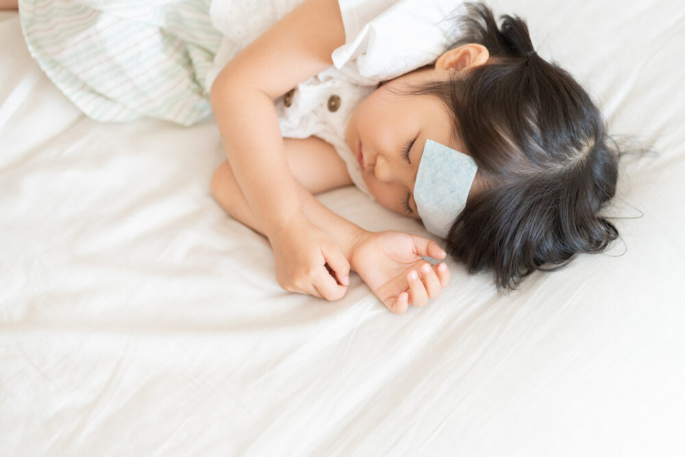 子どもの熱が夕方や夜にだけ上がるのはなぜ？